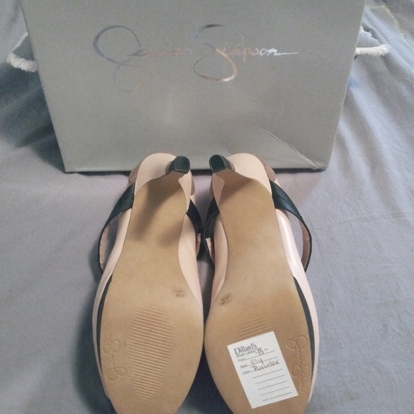 High heels - Picture 2 of 16